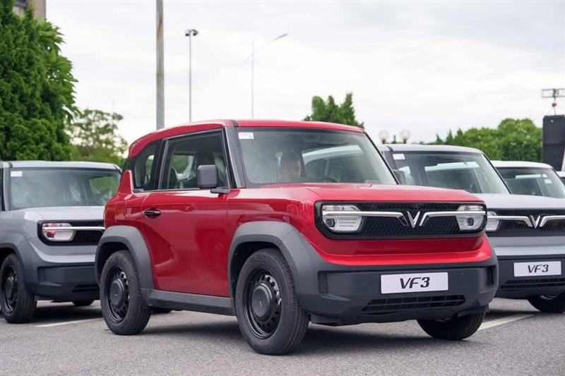 Thị trường ô tô Việt tháng 2 bứt phá, VinFast dẫn đầu doanh số